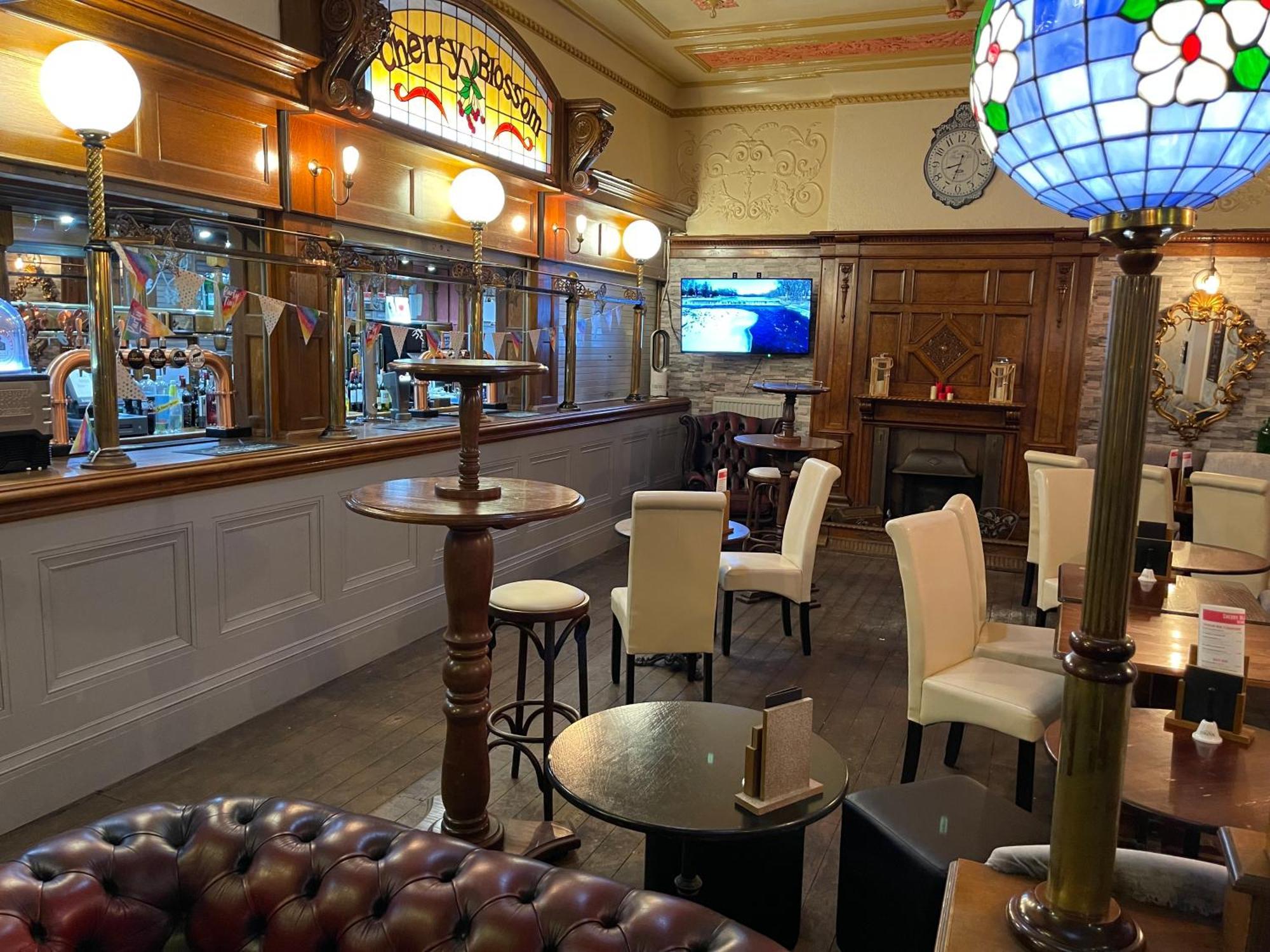 Cherry Blossom Inn — Photos 3